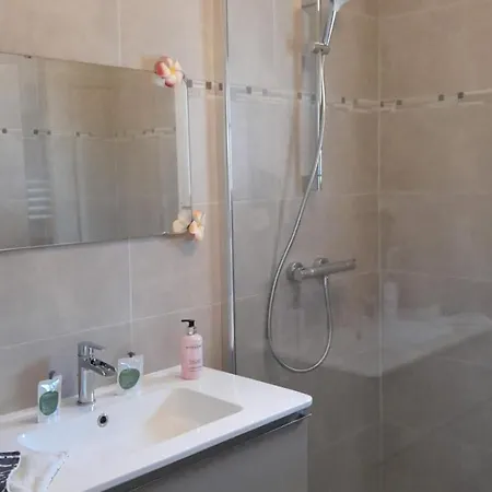 Chez Eugene Et Valerie Pensionat 3*